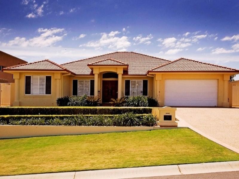 6 Torquay Place, Arundel QLD 4214