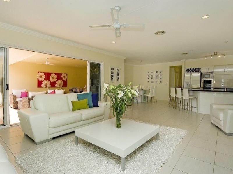 6 Torquay Place, Arundel QLD 4214