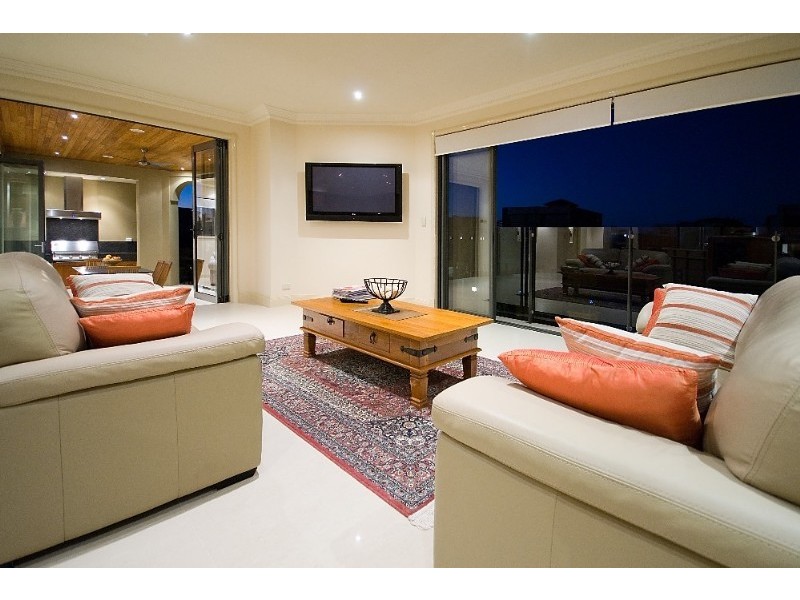 Paradise Point QLD 4216