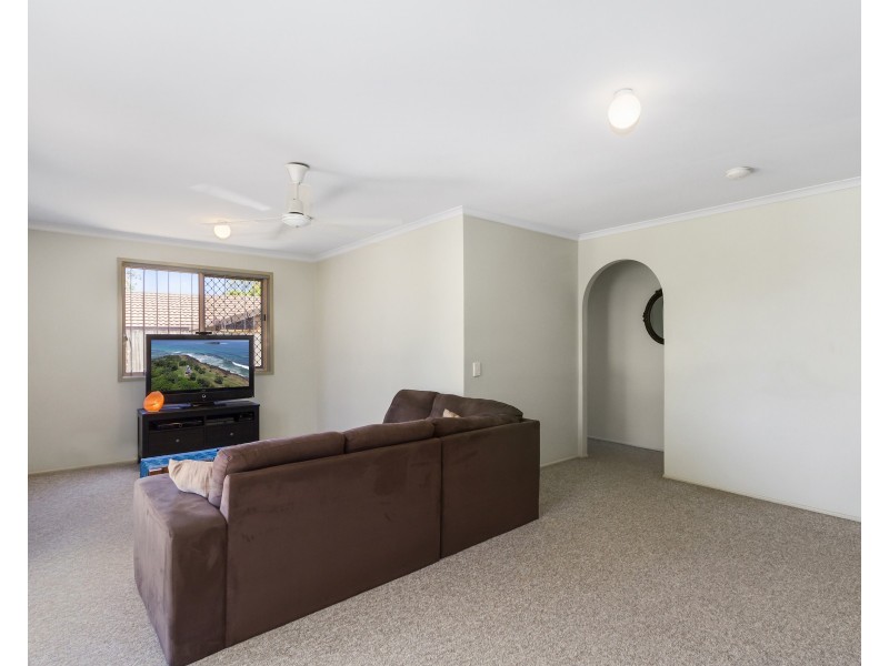 2/7 Cassandra Crescent, Labrador QLD 4215