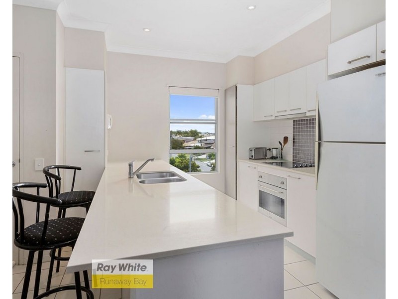 27/12-18 Bayview Street, Runaway Bay QLD 4216