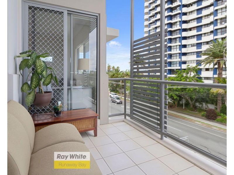 27/12-18 Bayview Street, Runaway Bay QLD 4216