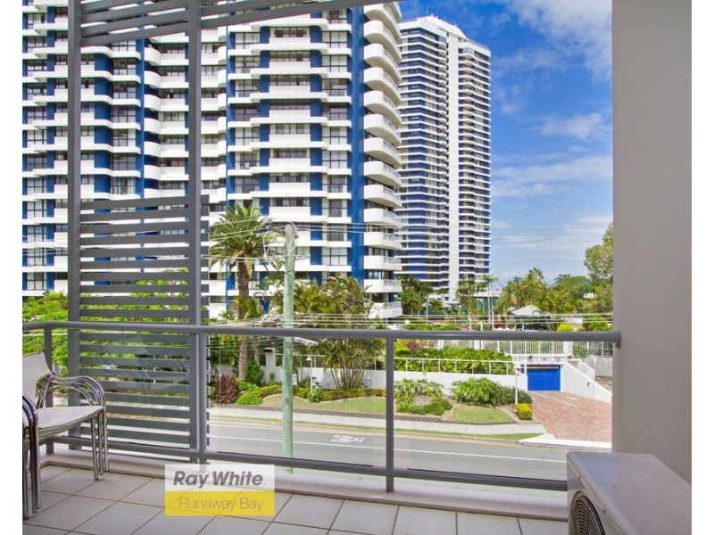 27/12-18 Bayview Street, Runaway Bay QLD 4216