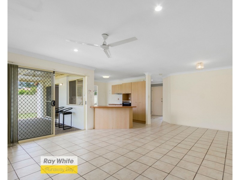 154 Christina Ryan Way, Arundel QLD 4214