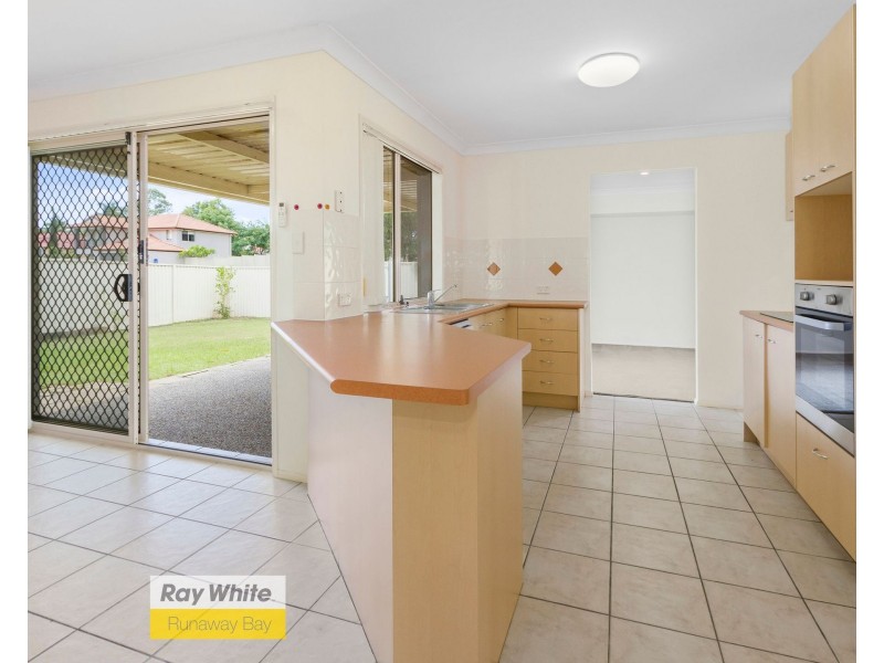 154 Christina Ryan Way, Arundel QLD 4214