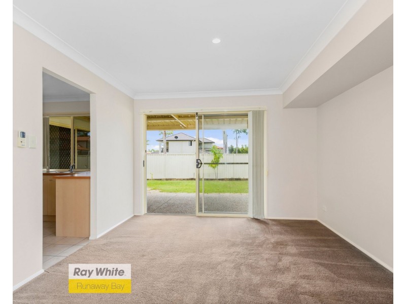 154 Christina Ryan Way, Arundel QLD 4214