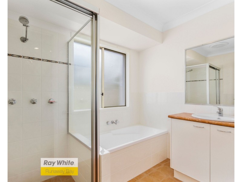 154 Christina Ryan Way, Arundel QLD 4214