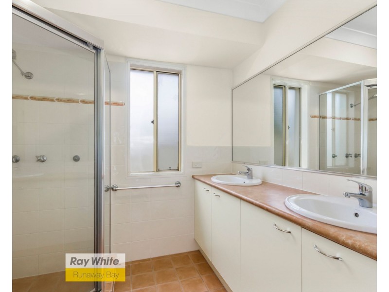 154 Christina Ryan Way, Arundel QLD 4214