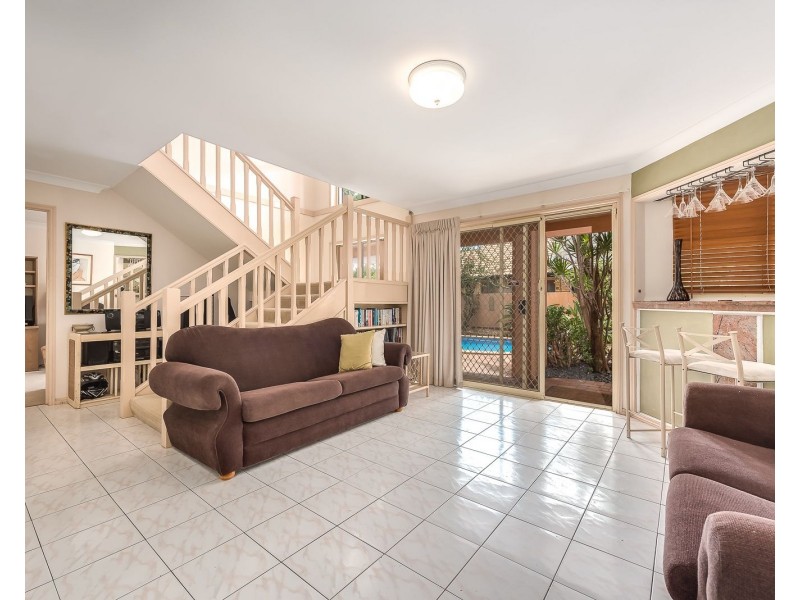 440 Oxley Drive, Runaway Bay QLD 4216