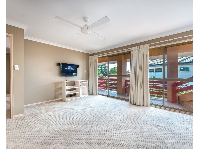 440 Oxley Drive, Runaway Bay QLD 4216