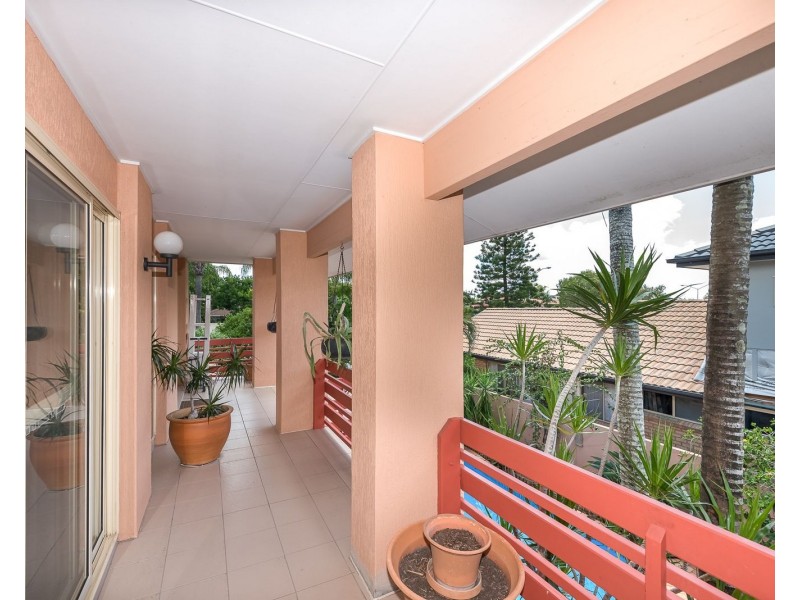 440 Oxley Drive, Runaway Bay QLD 4216