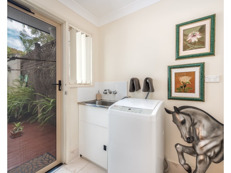 42/601 Pine Ridge Road, Biggera Waters QLD 4216