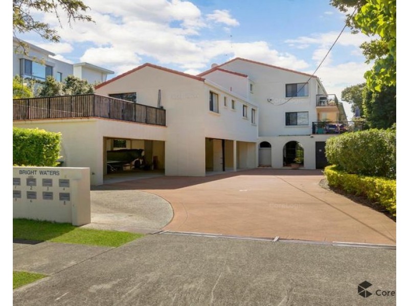 1/9 Bright Avenue, Labrador QLD 4215