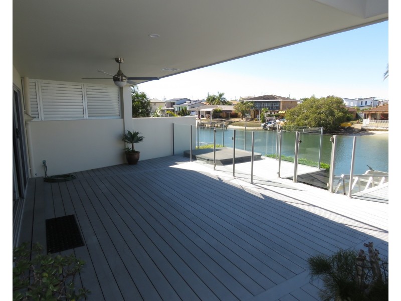 2/22 Annoula Avenue, Biggera Waters QLD 4216