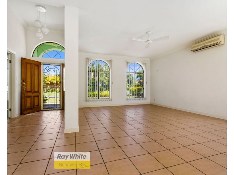6 Herington Close, Arundel QLD 4214