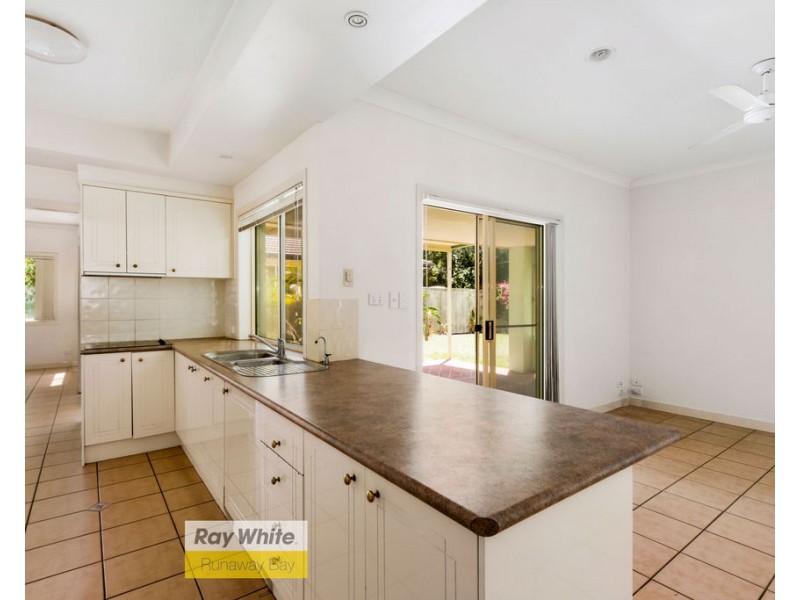 6 Herington Close, Arundel QLD 4214