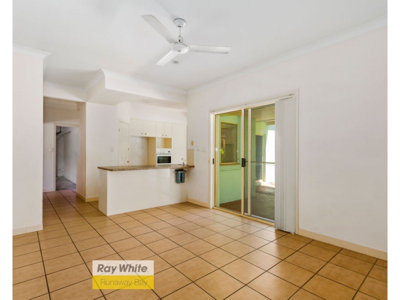 6 Herington Close, Arundel QLD 4214