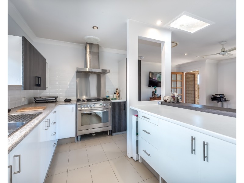 70 Ocean Street, Runaway Bay QLD 4216