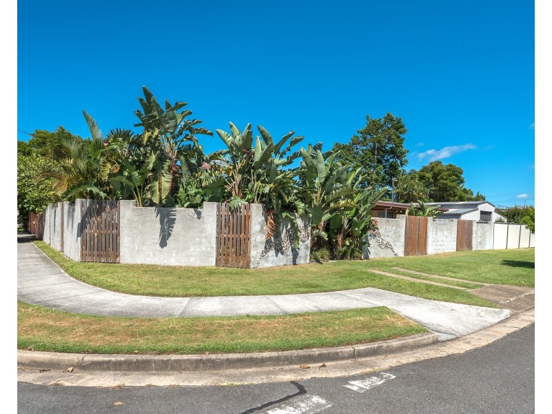 70 Ocean Street, Runaway Bay QLD 4216