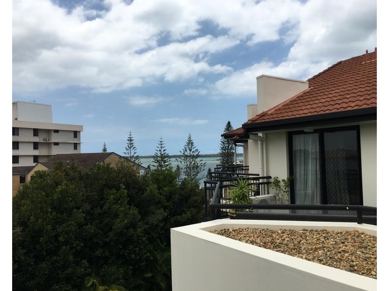 32/454 Marine Parade, Biggera Waters QLD 4216