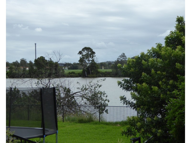 95 River Links Boulevard East, Helensvale QLD 4212