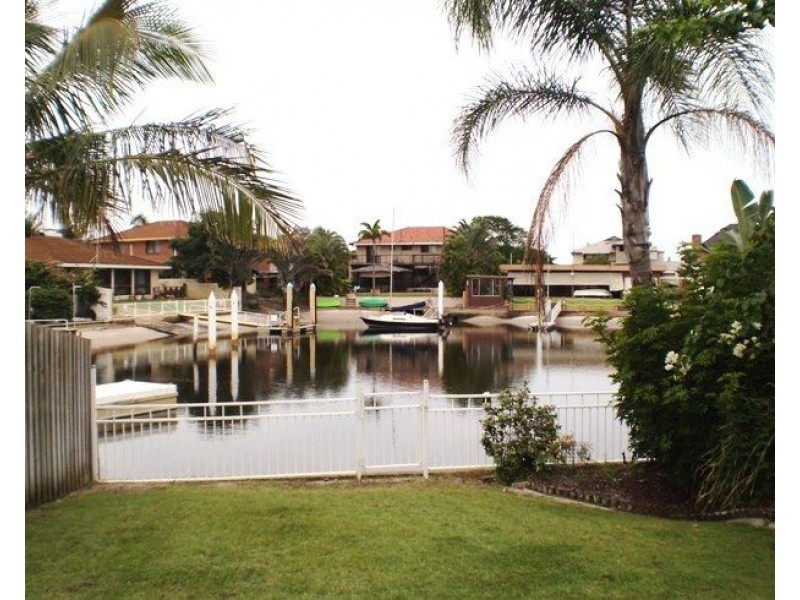 2/45 Markham Avenue, Runaway Bay QLD 4216