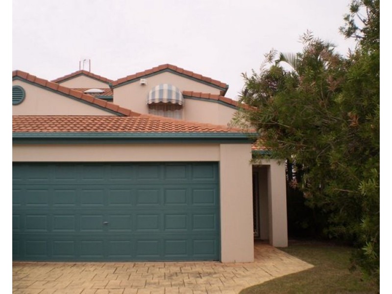 2/45 Markham Avenue, Runaway Bay QLD 4216