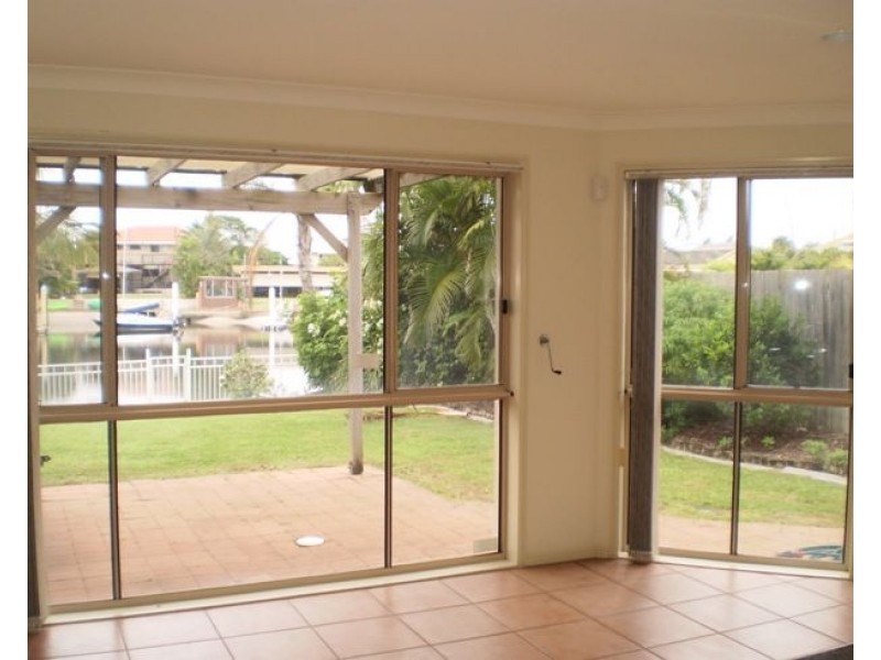 2/45 Markham Avenue, Runaway Bay QLD 4216