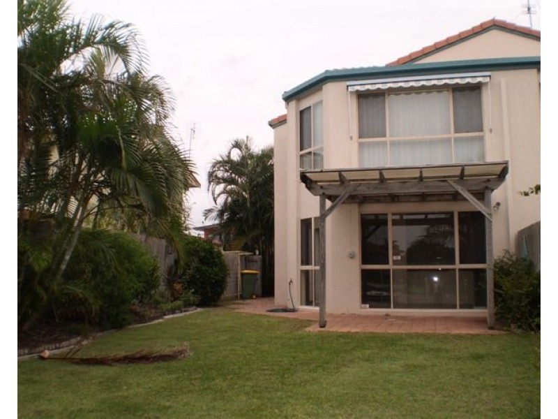 2/45 Markham Avenue, Runaway Bay QLD 4216