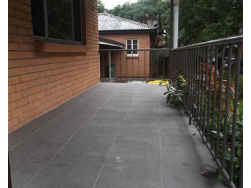 2/158 Frank Street, Labrador QLD 4215