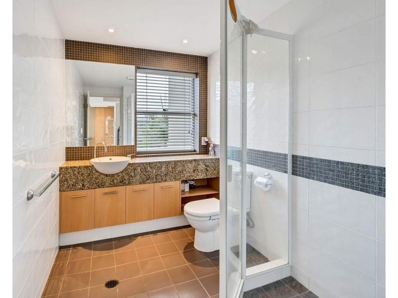 9/16-18 Canal Avenue, Runaway Bay QLD 4216