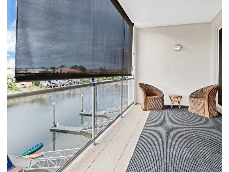 9/16-18 Canal Avenue, Runaway Bay QLD 4216
