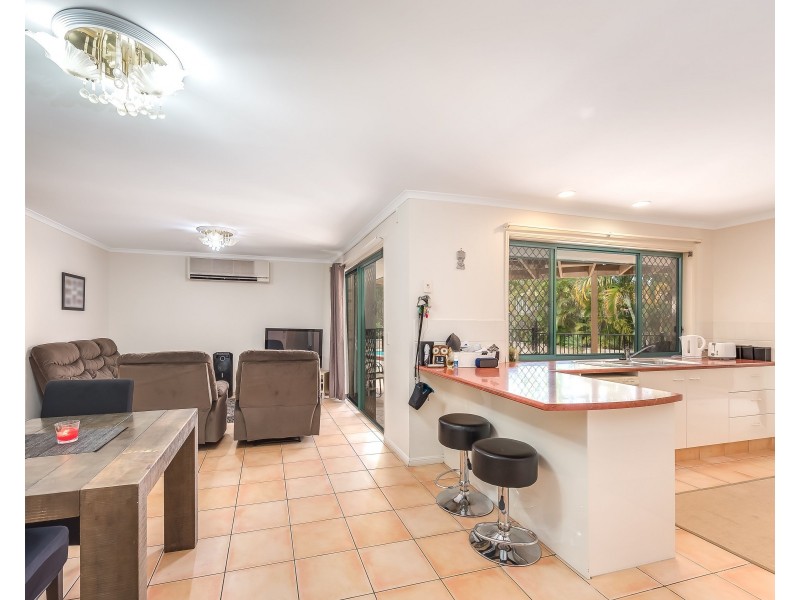 31 Santa Isobel Boulevarde, Pacific Pines QLD 4211