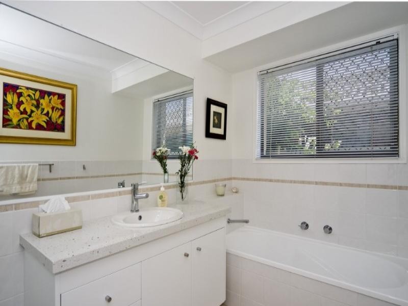 40 Cockleshell Court, Runaway Bay QLD 4216