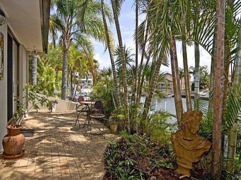 40 Cockleshell Court, Runaway Bay QLD 4216
