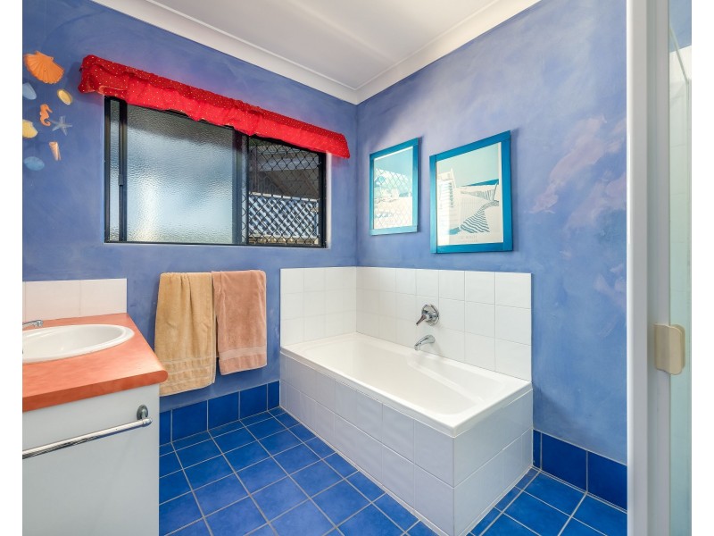 15 Lotus Avenue, Hollywell QLD 4216