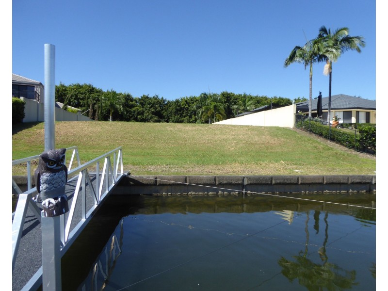 2106 Carlton Close, Hope Island QLD 4212