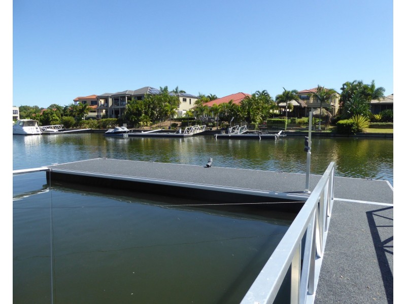 2106 Carlton Close, Hope Island QLD 4212