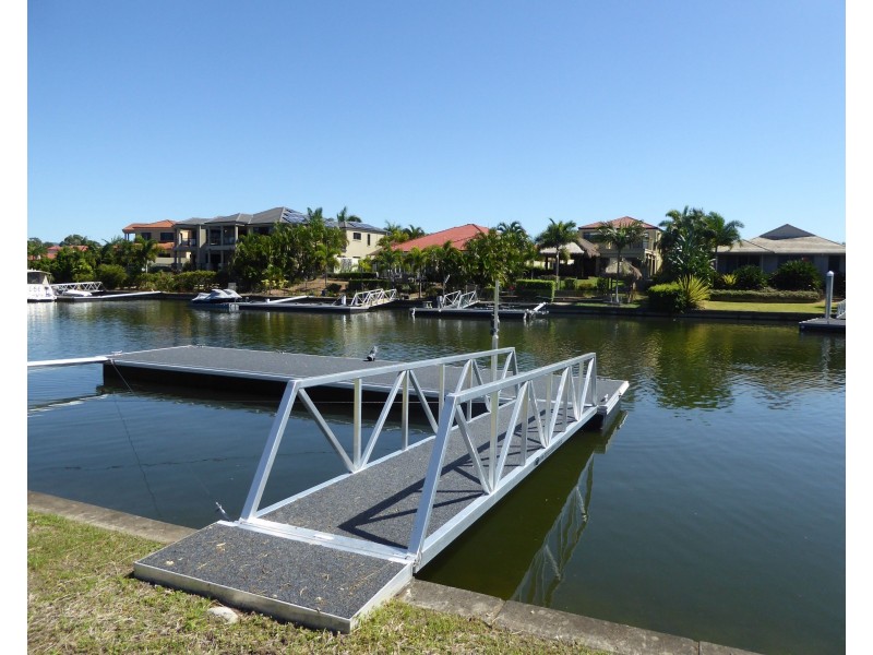 2106 Carlton Close, Hope Island QLD 4212