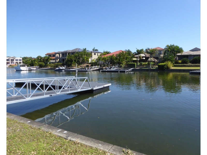 2106 Carlton Close, Hope Island QLD 4212