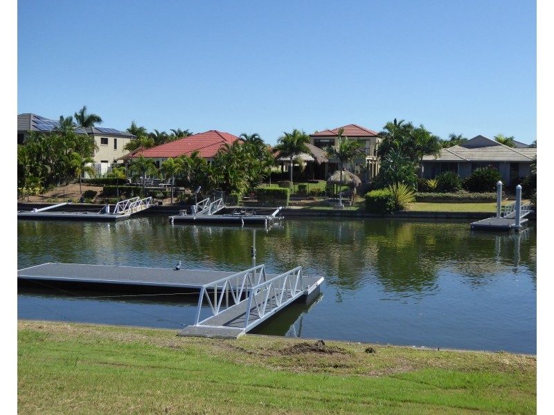 2106 Carlton Close, Hope Island QLD 4212