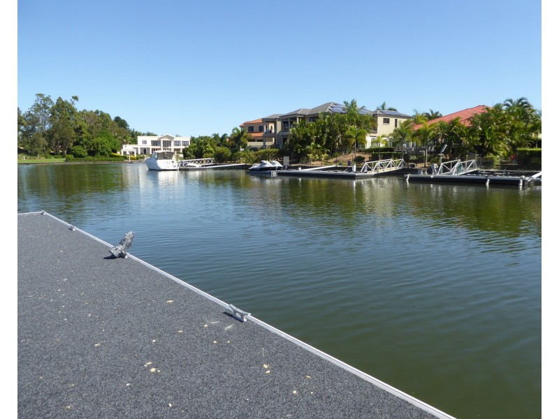 2106 Carlton Close, Hope Island QLD 4212