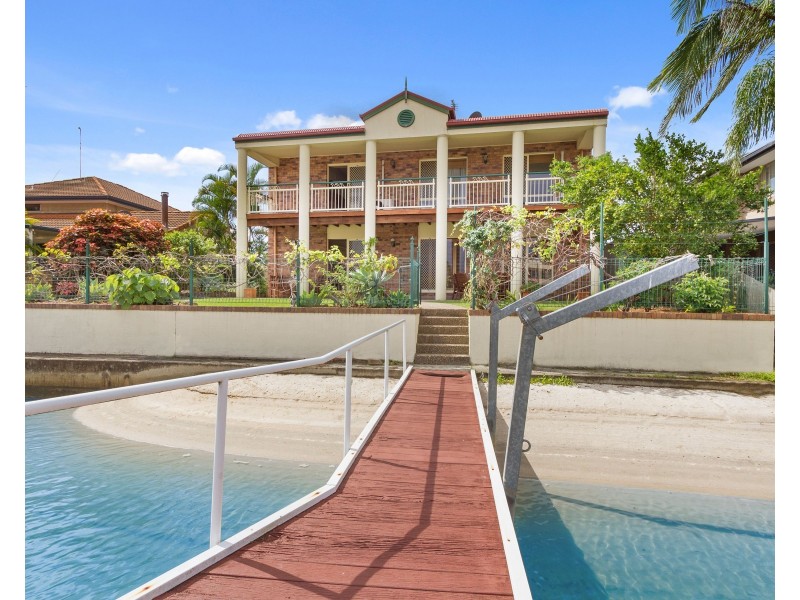 64 Oxley Drive, Paradise Point QLD 4216