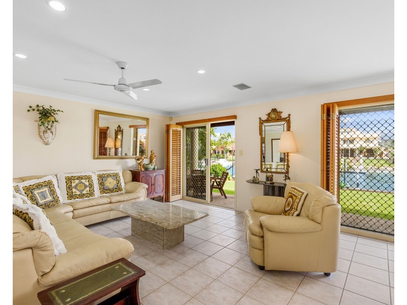 64 Oxley Drive, Paradise Point QLD 4216