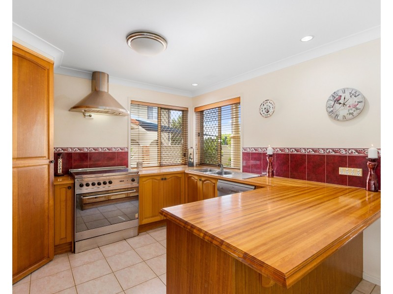 64 Oxley Drive, Paradise Point QLD 4216