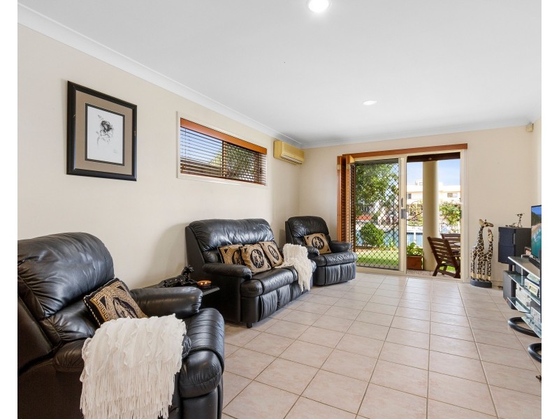 64 Oxley Drive, Paradise Point QLD 4216
