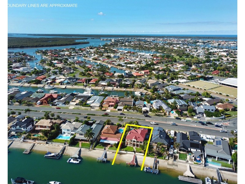 64 Oxley Drive, Paradise Point QLD 4216