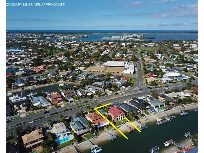 64 Oxley Drive, Paradise Point QLD 4216