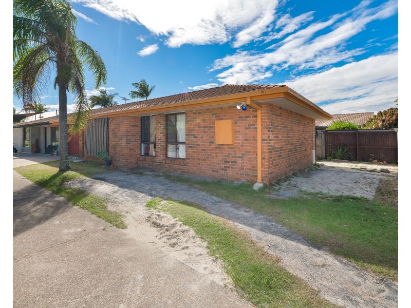 1/9 Possum Court, Coombabah QLD 4216