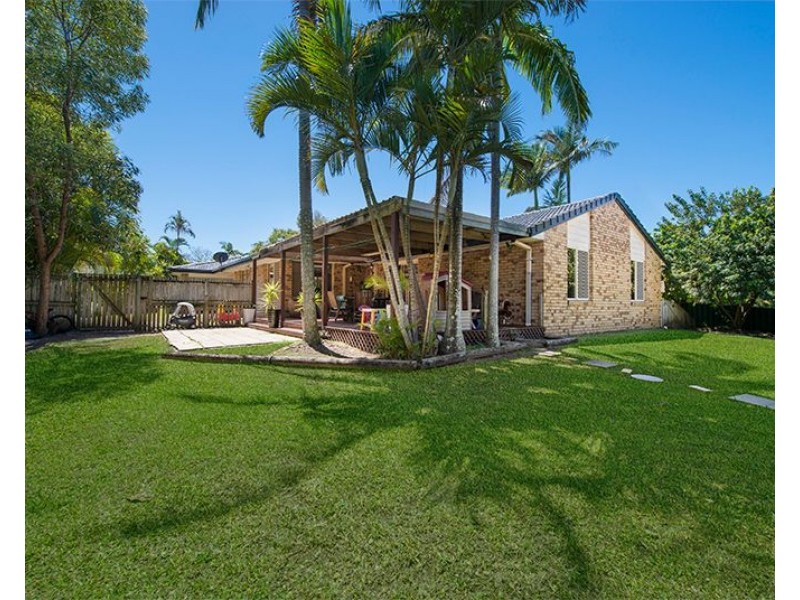 8 Balranald Court, Helensvale QLD 4212